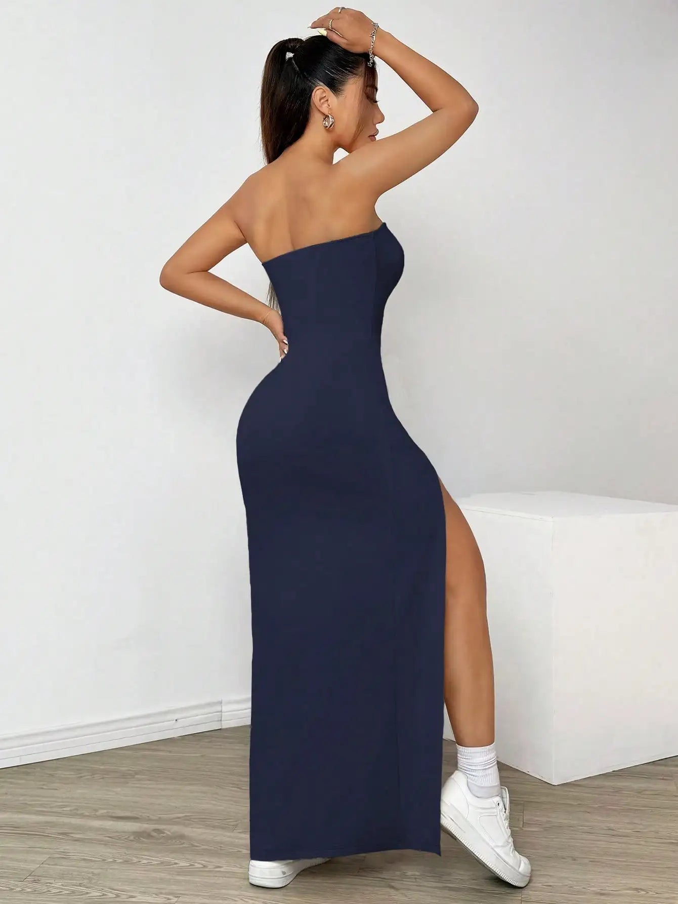 Vestido Longo Feminino com Fenda Elegante