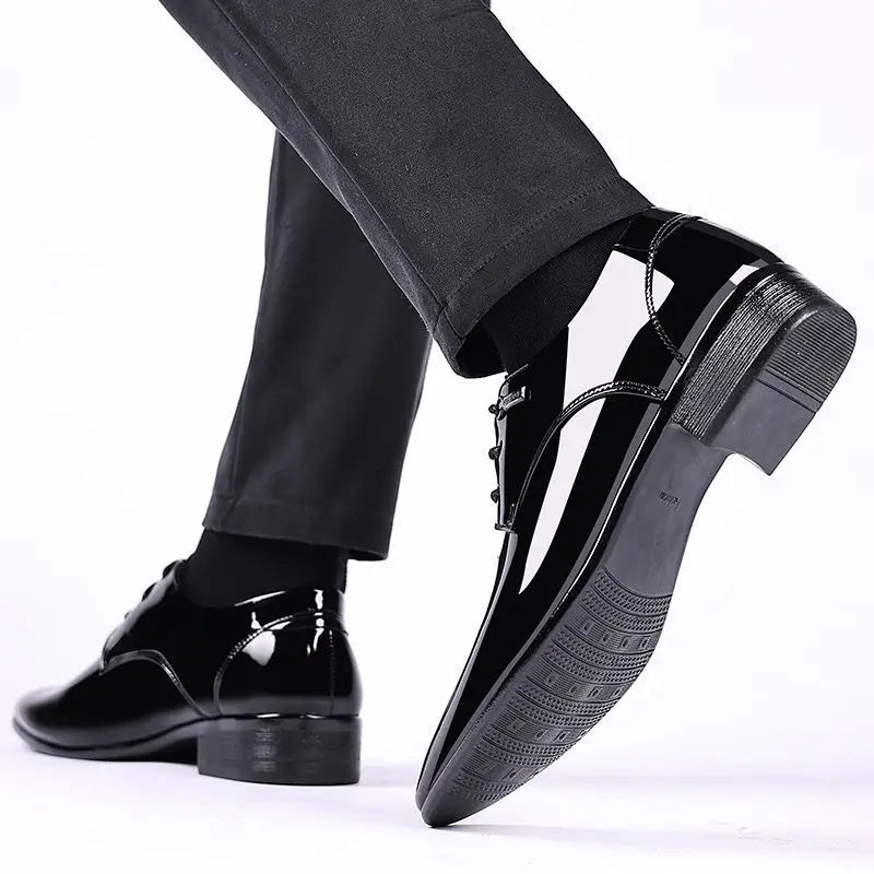 Sapato Social Masculino de Verniz Preto com Cadarço by Loja Bruna Modas