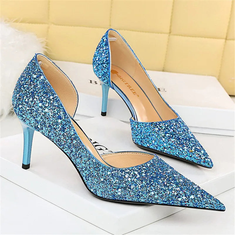 Scarpin Feminino Zafira de Bico Fino com Paetês
