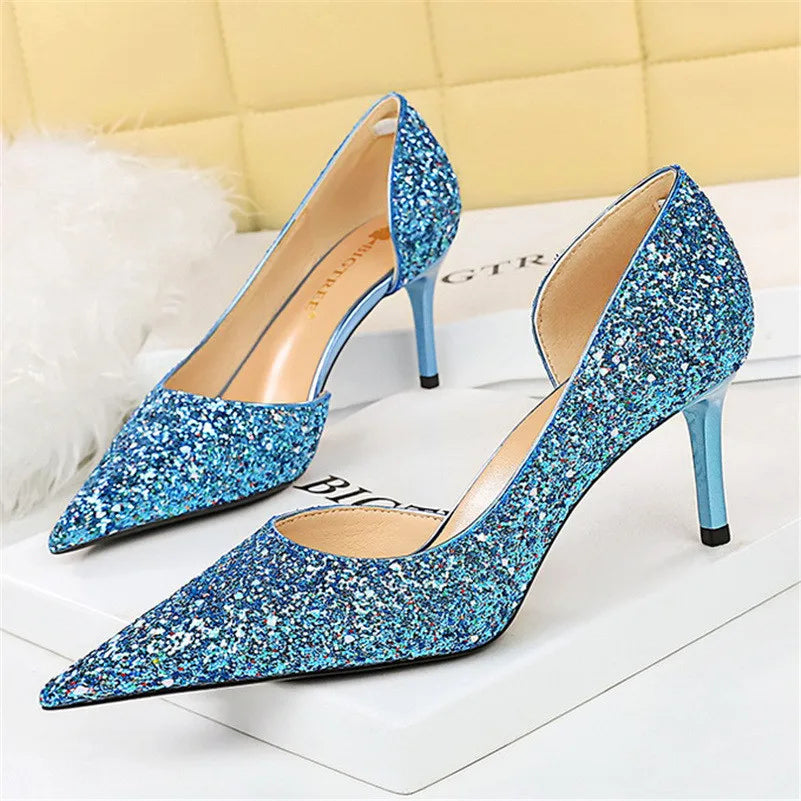 Scarpin Feminino Zafira de Bico Fino com Paetês