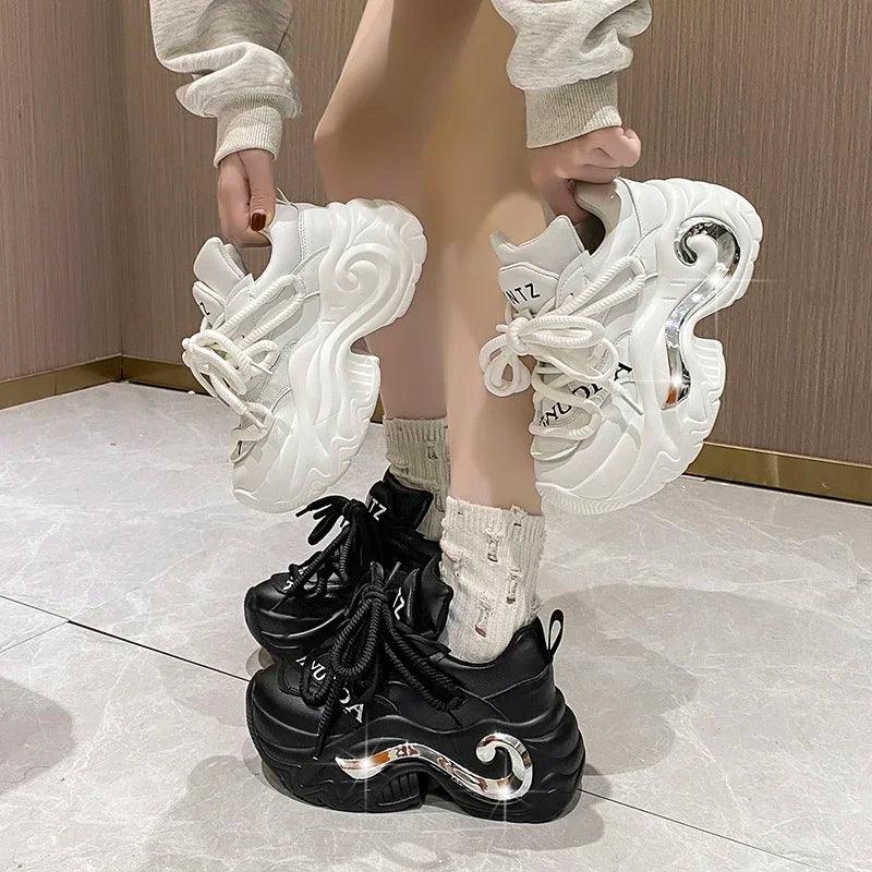 Tênis Feminino de Couro Plataforma