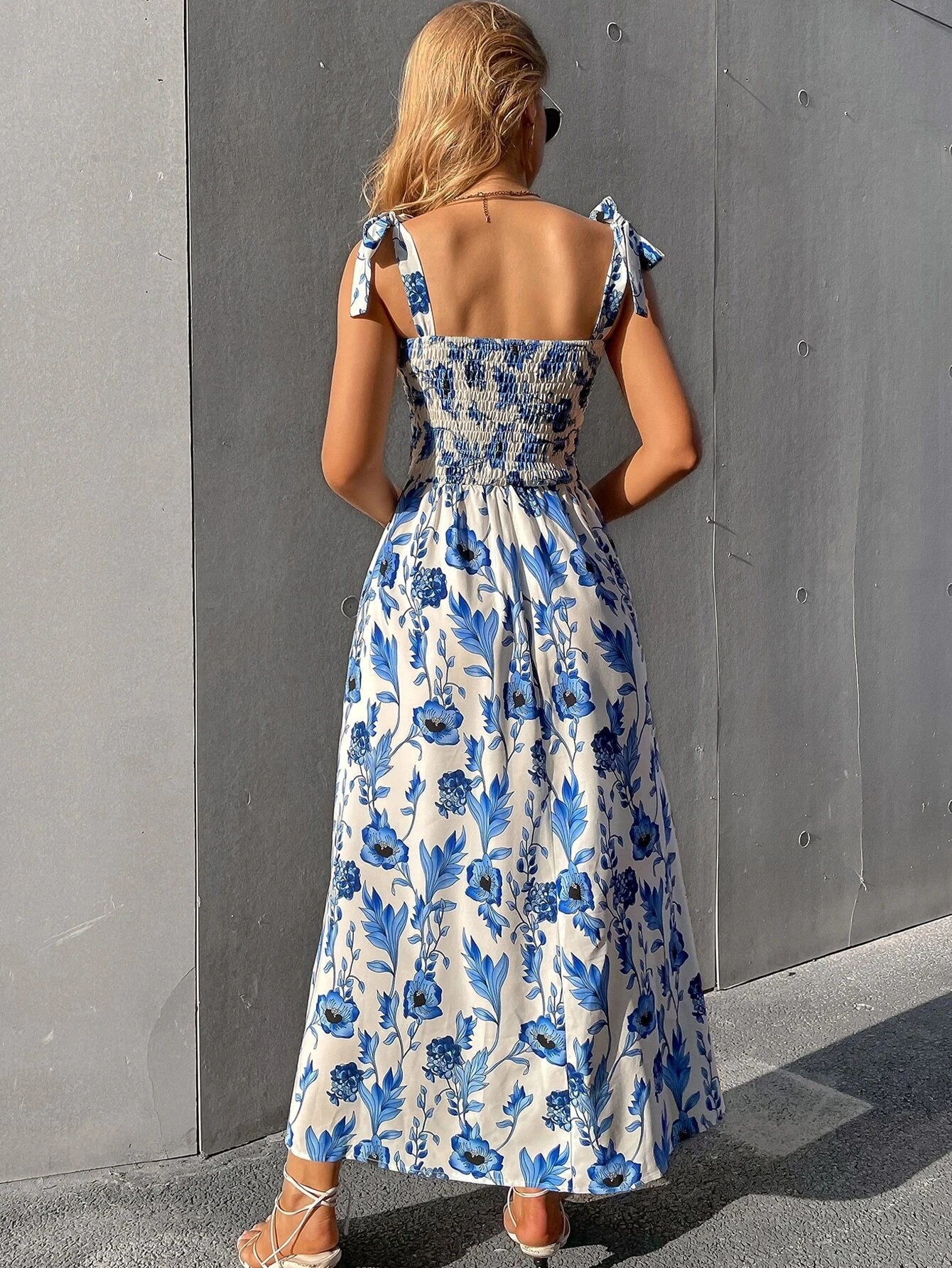Vestido Feminino Floral com Corpete Franzido by Loja Bruna Modas
