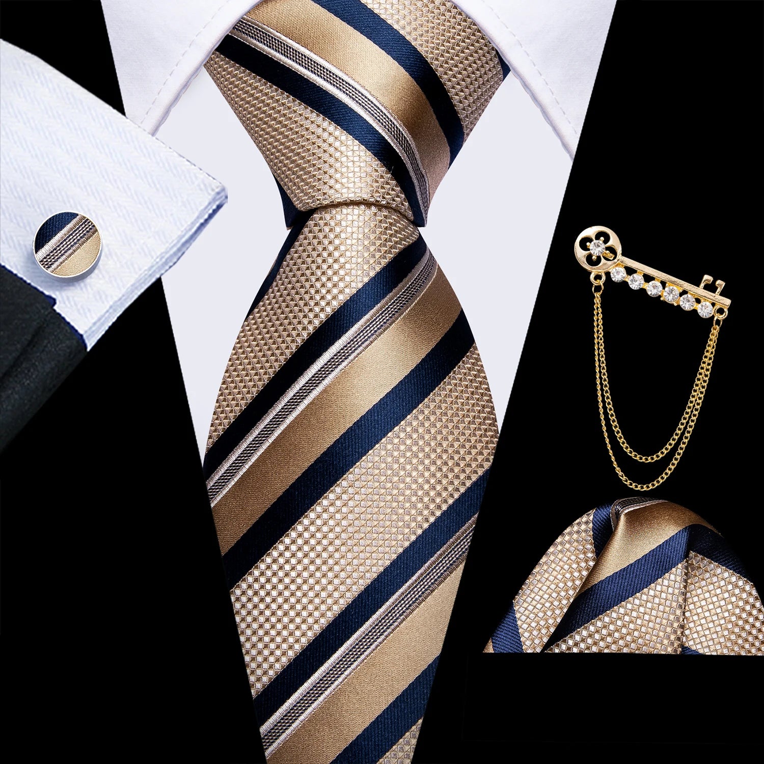 Conjunto de Gravata Masculina Listrada com Lenço de Bolso