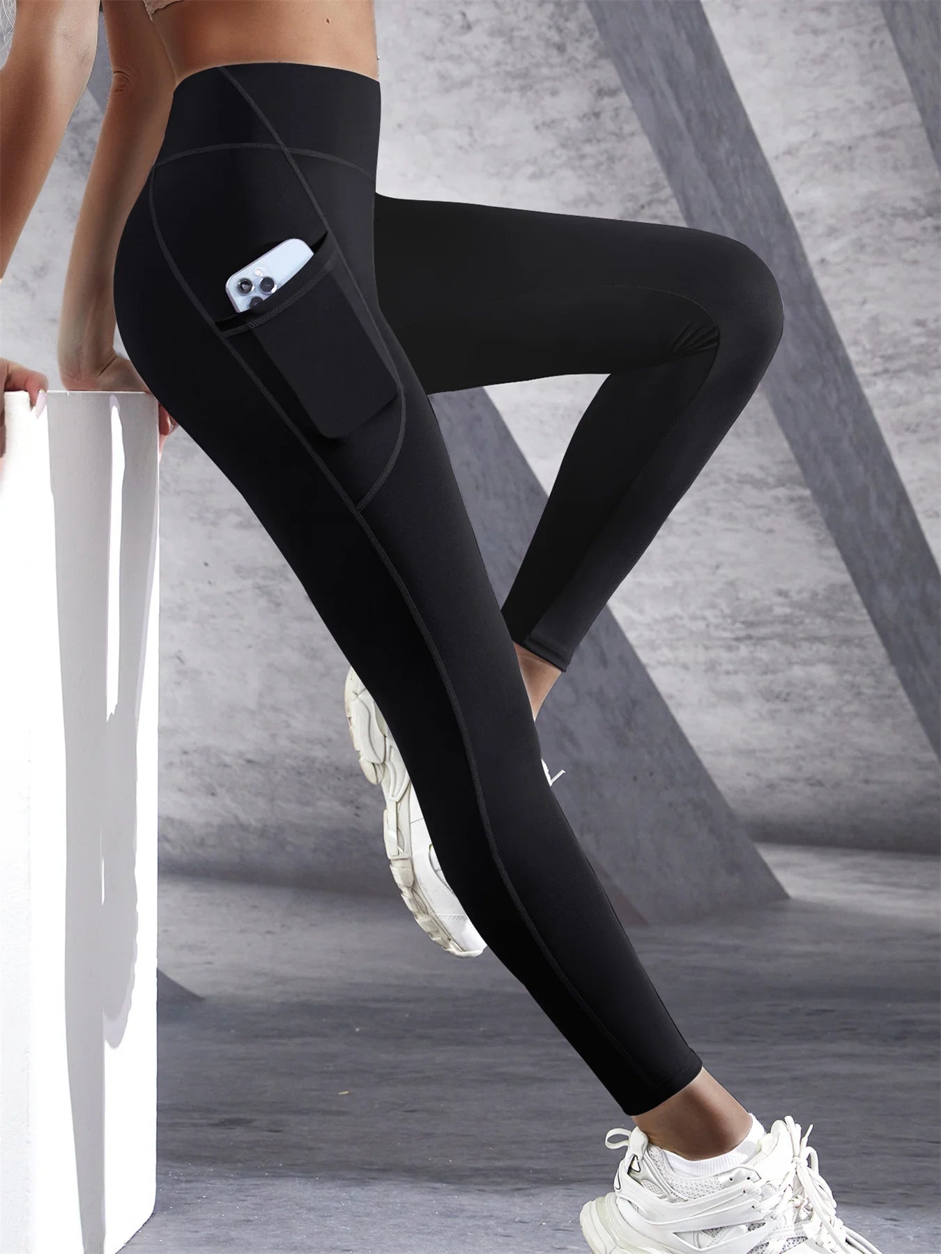 Calça Esportiva Feminina de Leggings com Bolsos Push Up
