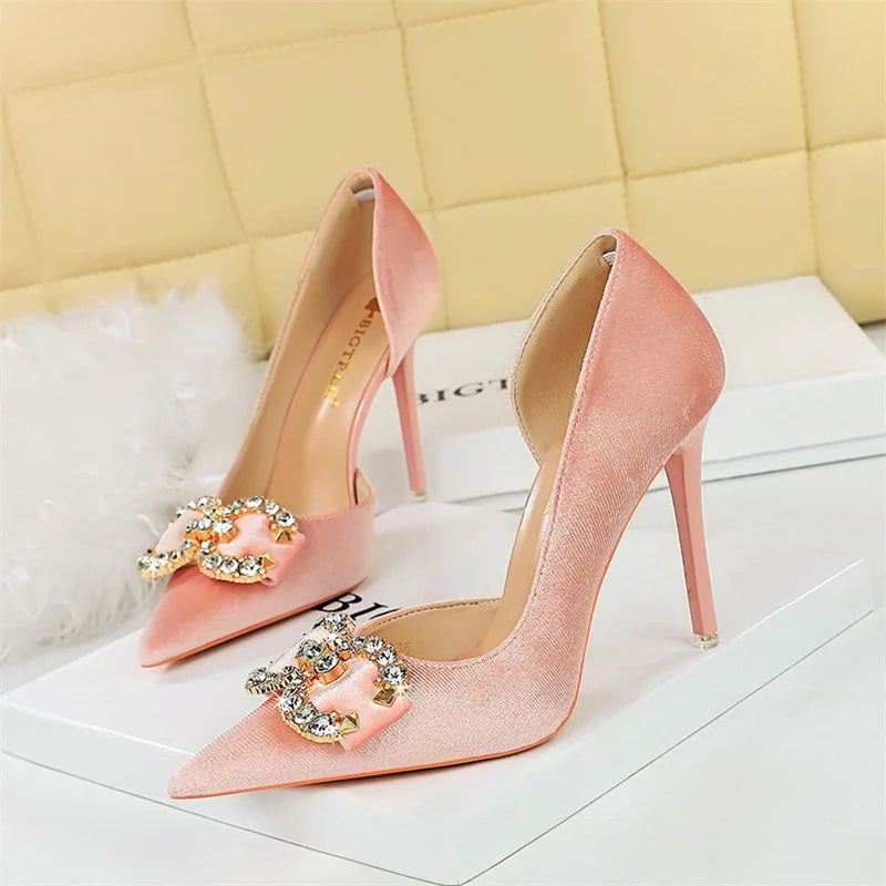 Sapato Social Feminino com Fivela de Strass by Loja Bruna Modas