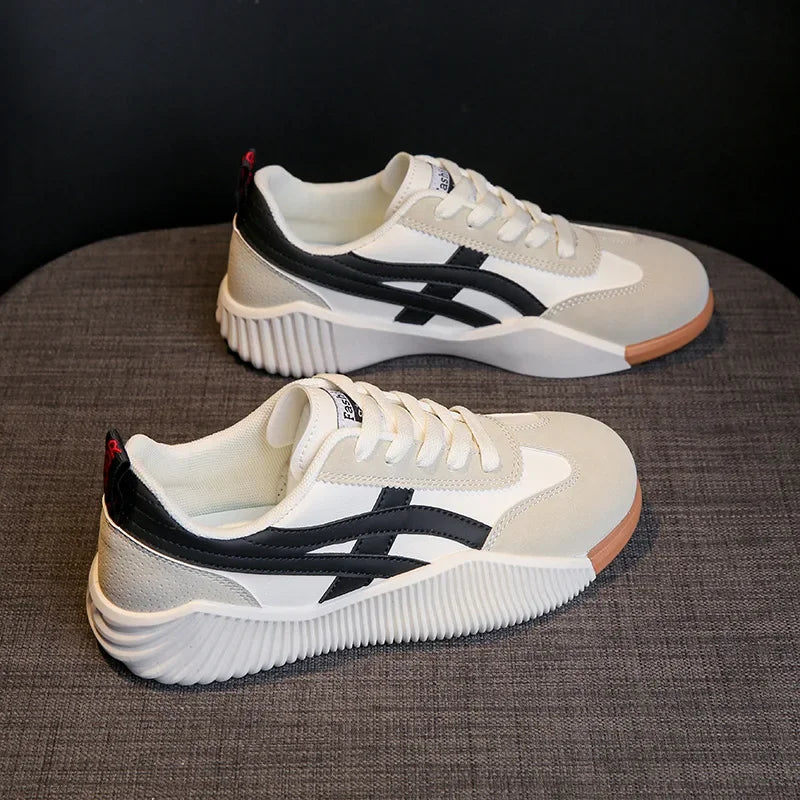 Tênis Feminino Casual de Couro