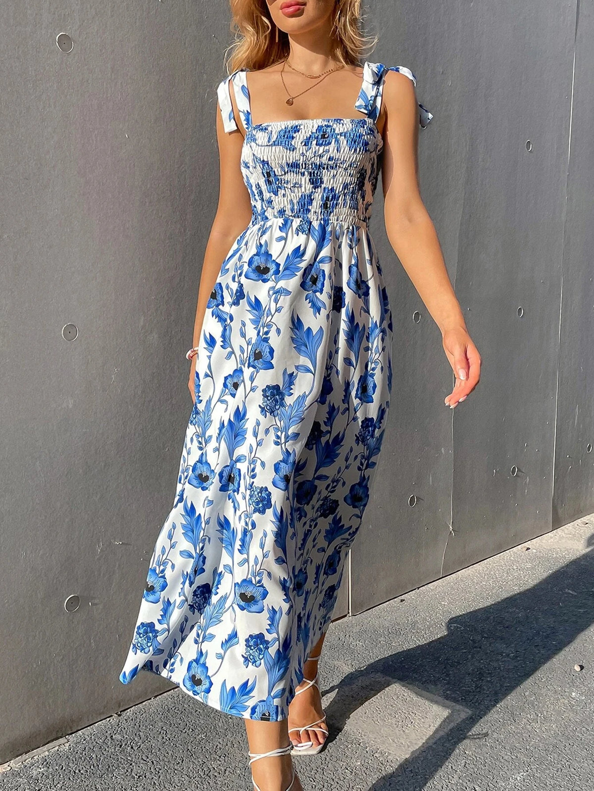 Vestido Feminino Floral com Corpete Franzido by Loja Bruna Modas