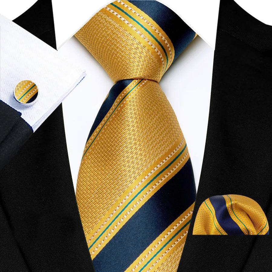 Gravata Masculina de Luxo com Estampa Paisley com Acessórios