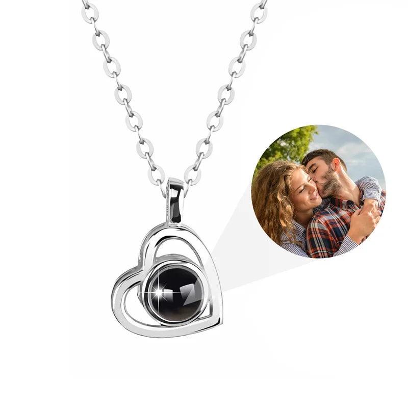 Colar Personalizado com Foto e "Eu Te Amo" em 100 Idiomas