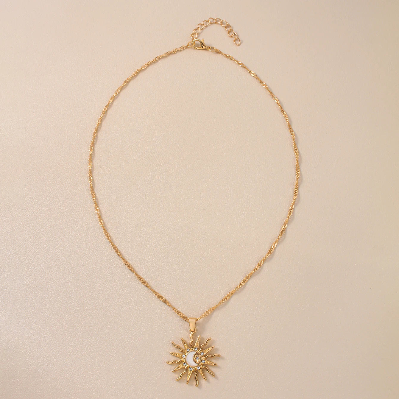 Colar Feminino Triplo de Sol Brilhante
