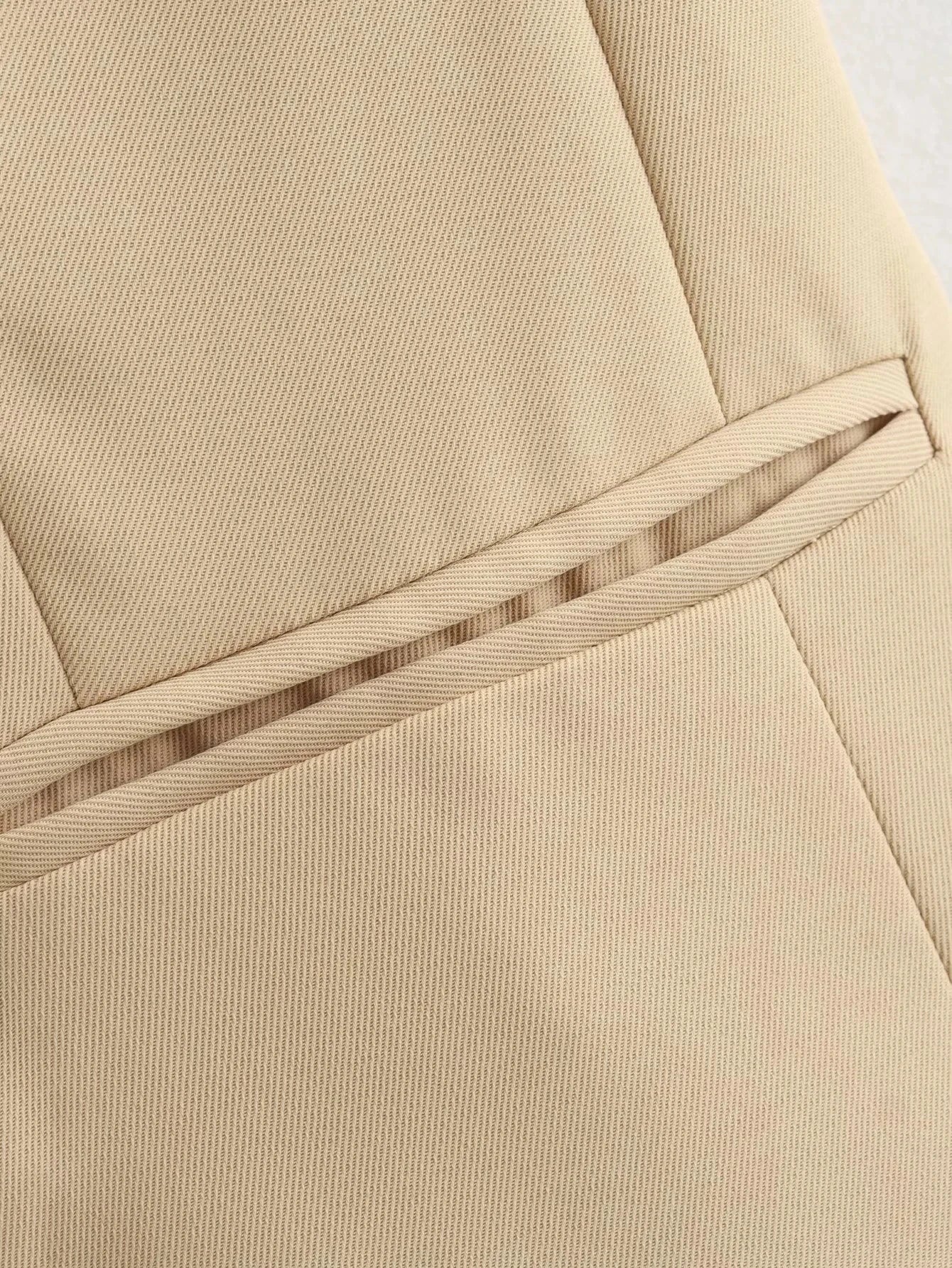 Conjunto Feminino Com Colete Sem Mangas E Saia Longa Cáqui
