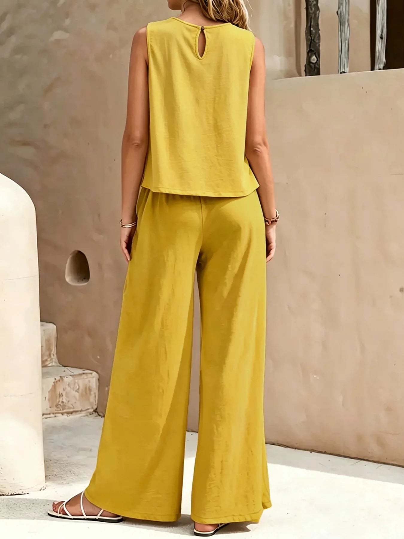 Conjunto Feminino de Duas Peças Amarelo Mostarda