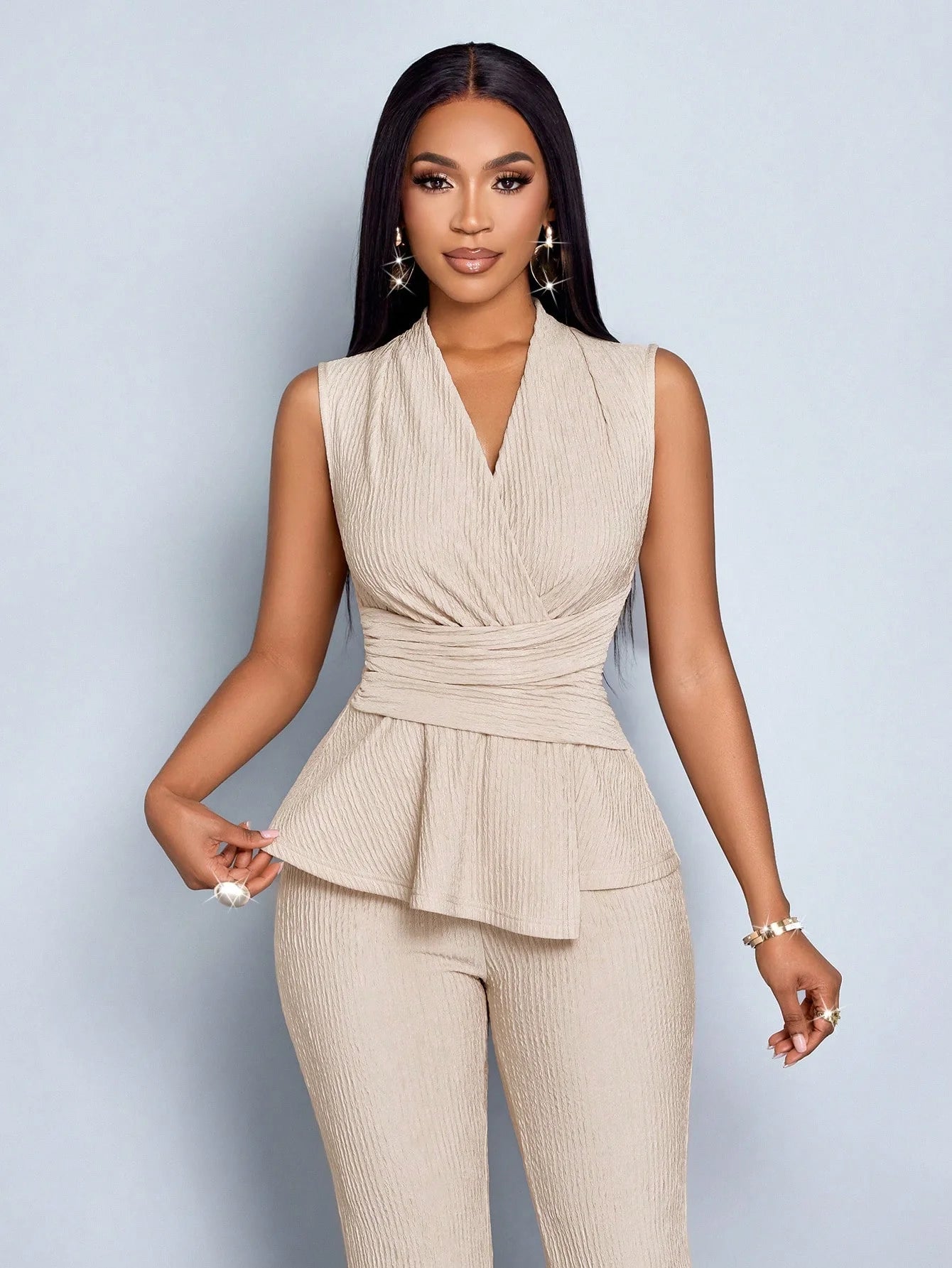 Conjunto Feminino Social Com Camisa sem Mangas e Calça Cáqui