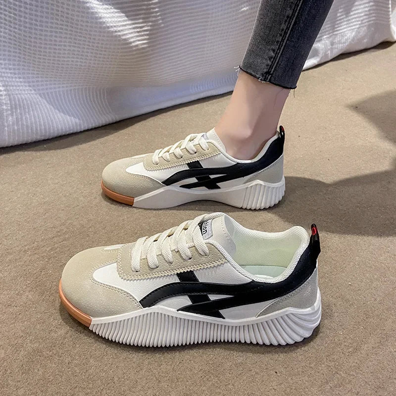 Tênis Feminino Casual de Couro