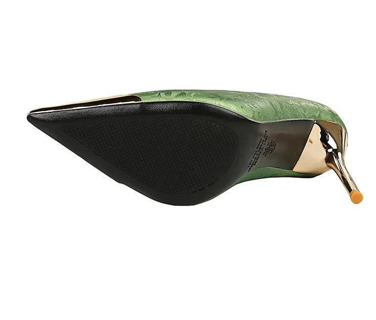 Sapato Feminino Social Bico Fino de Metal BIGTREE