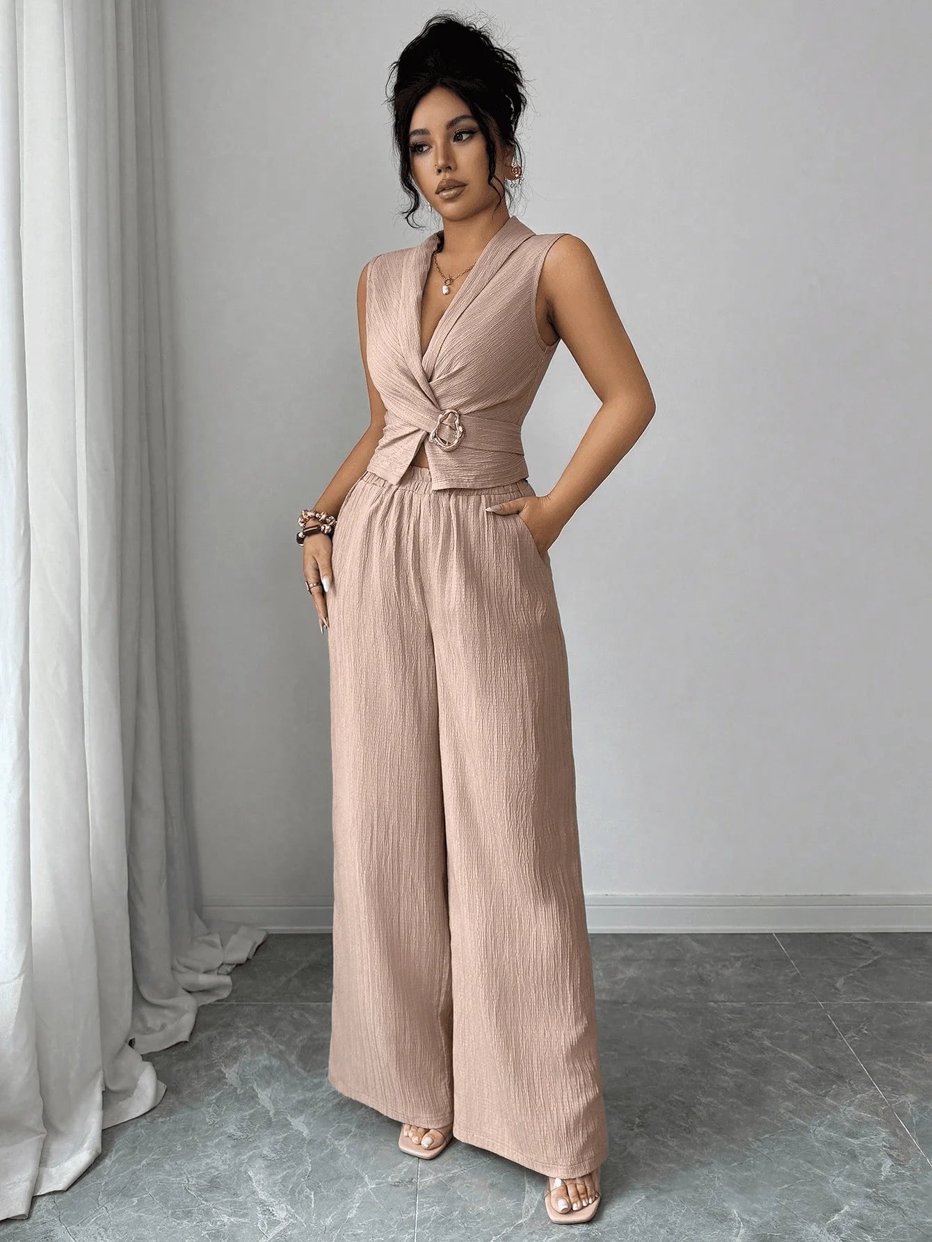 Conjunto Feminino com Top Cropped e Calça