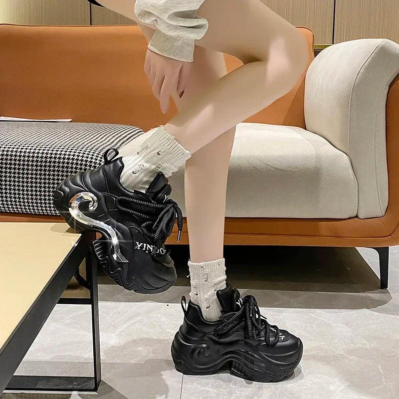 Tênis Feminino de Couro Plataforma