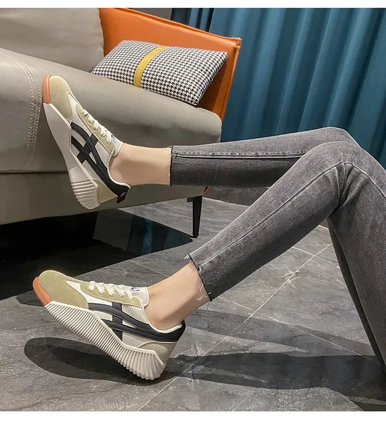 Tênis Feminino Casual de Couro