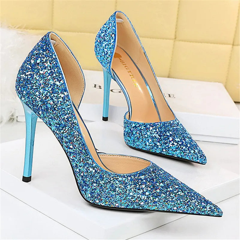 Scarpin Feminino Zafira de Bico Fino com Paetês