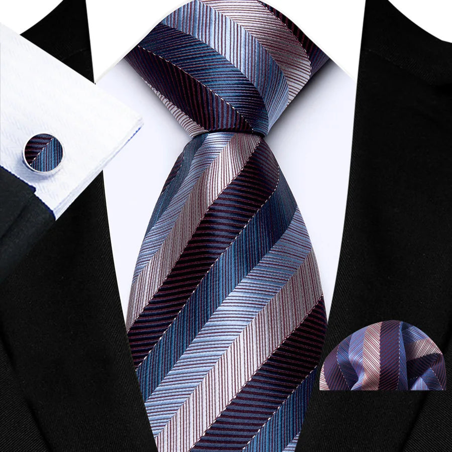 Gravata Masculina de Luxo com Estampa Paisley com Acessórios