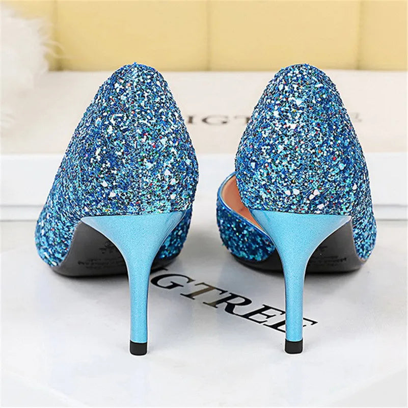 Scarpin Feminino Zafira de Bico Fino com Paetês