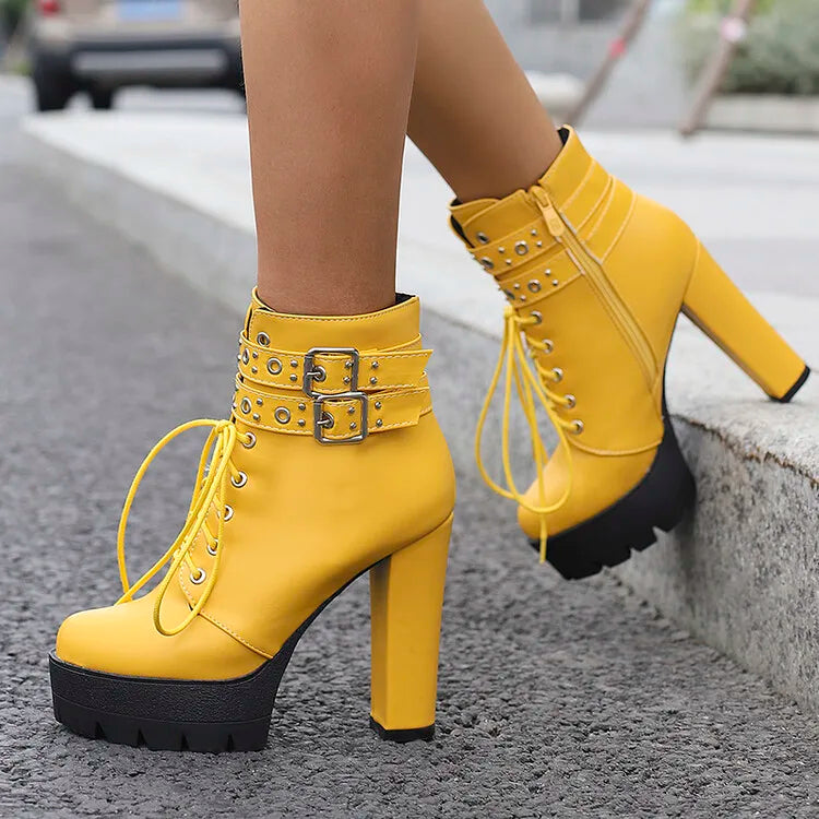 Bota Feminina de Couro PU Cano Curto