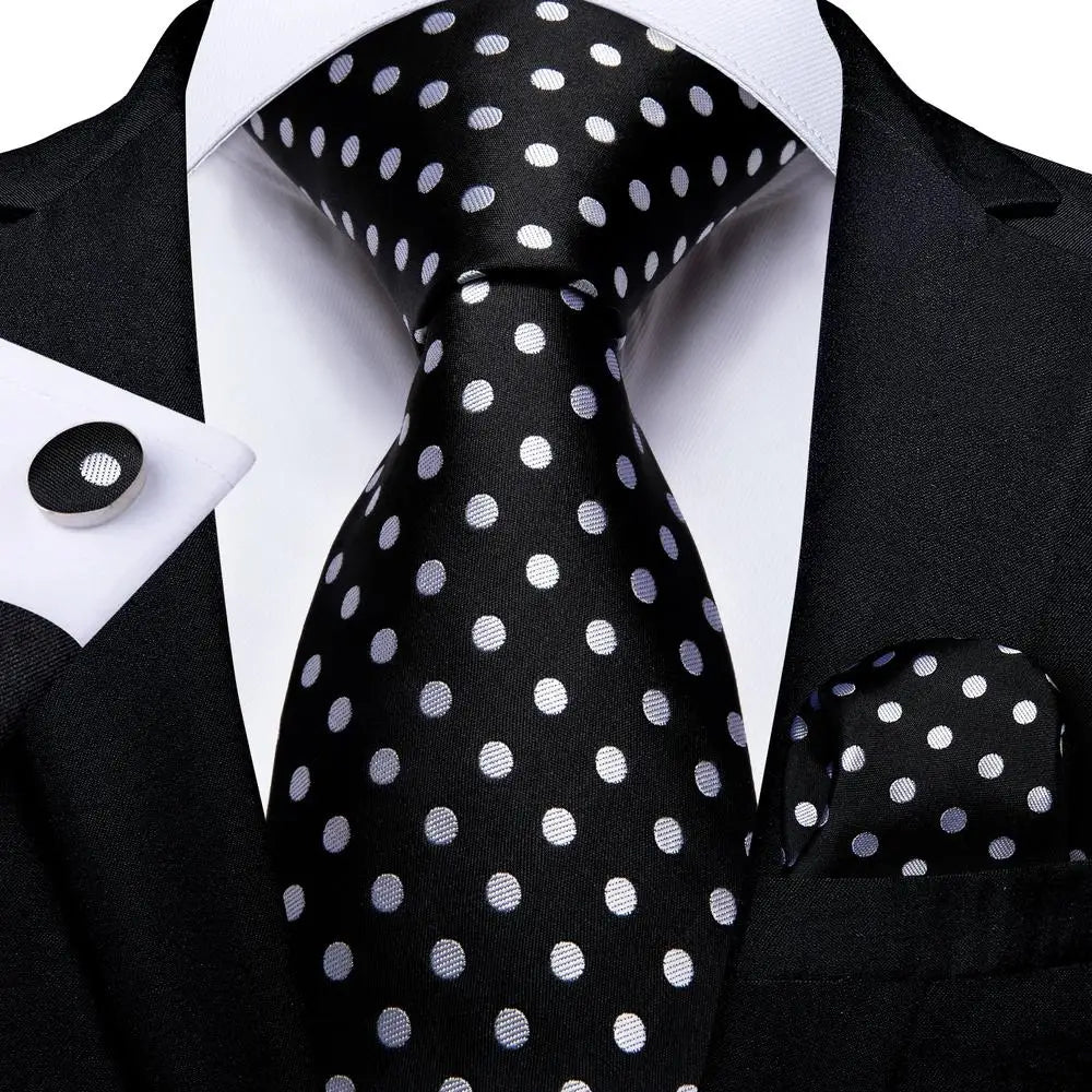 Gravata Masculina de Luxo Preto Floral com Acessórios