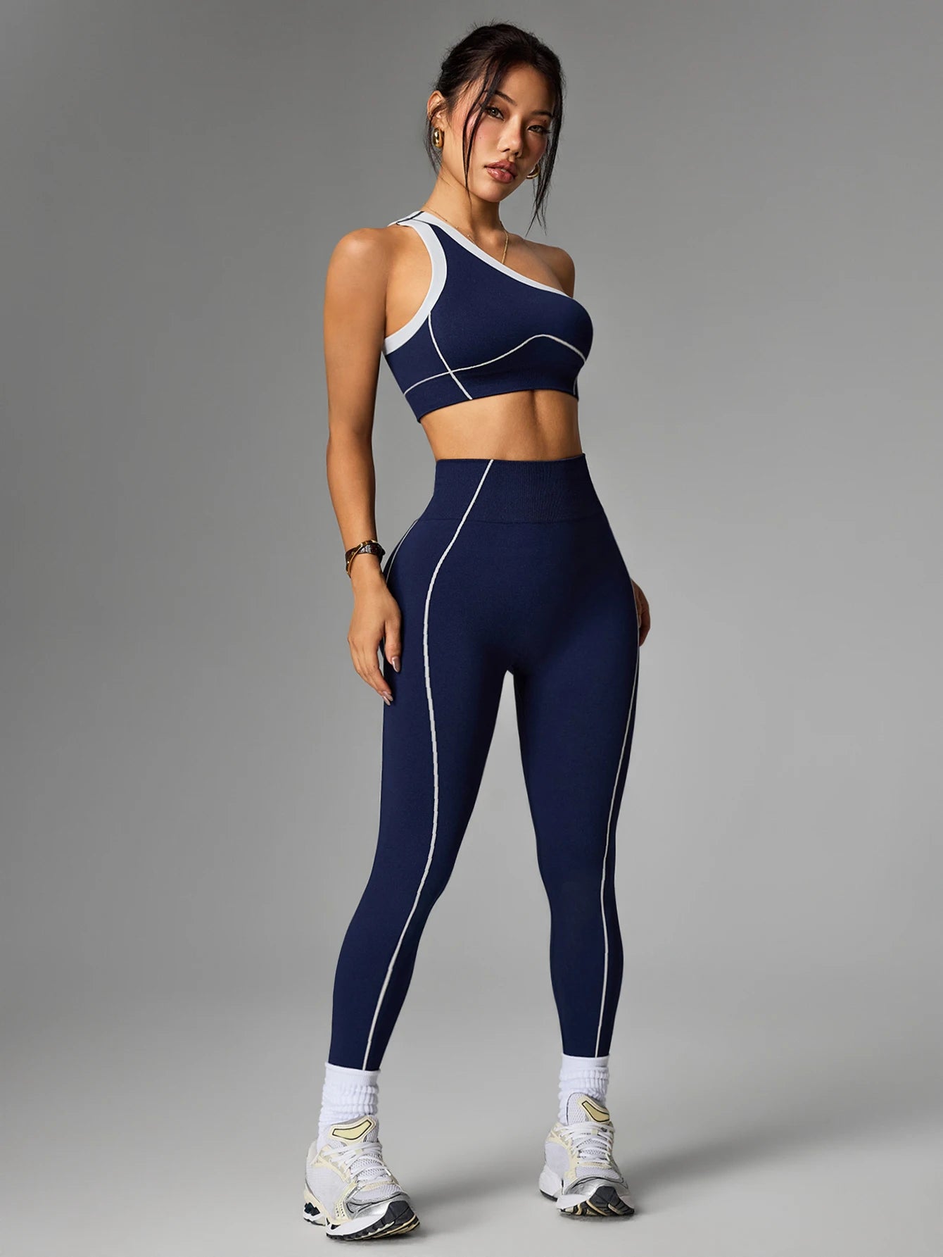 Conjunto Feminino Slim Duas Peças Calça Leggings e Top Esportivo