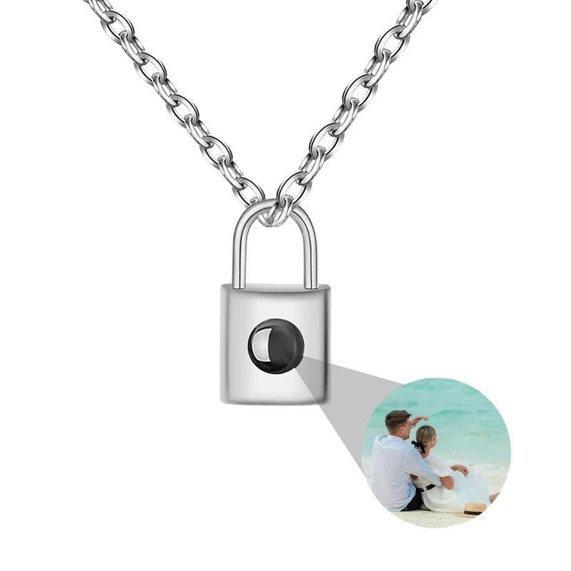 Colar Personalizado com Foto e "Eu Te Amo" em 100 Idiomas