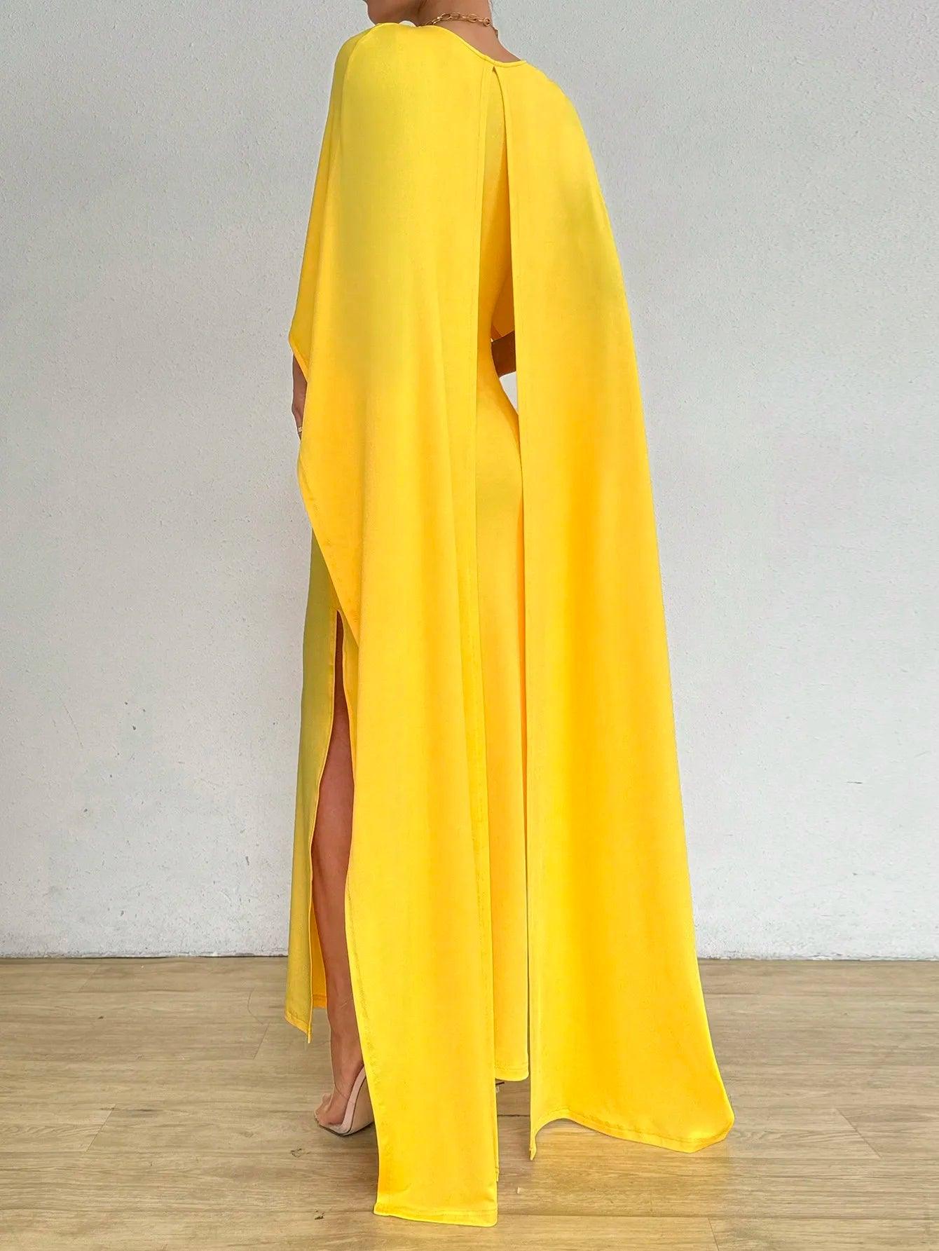 Vestido Longo Feminino Elegante com Capa Amarela