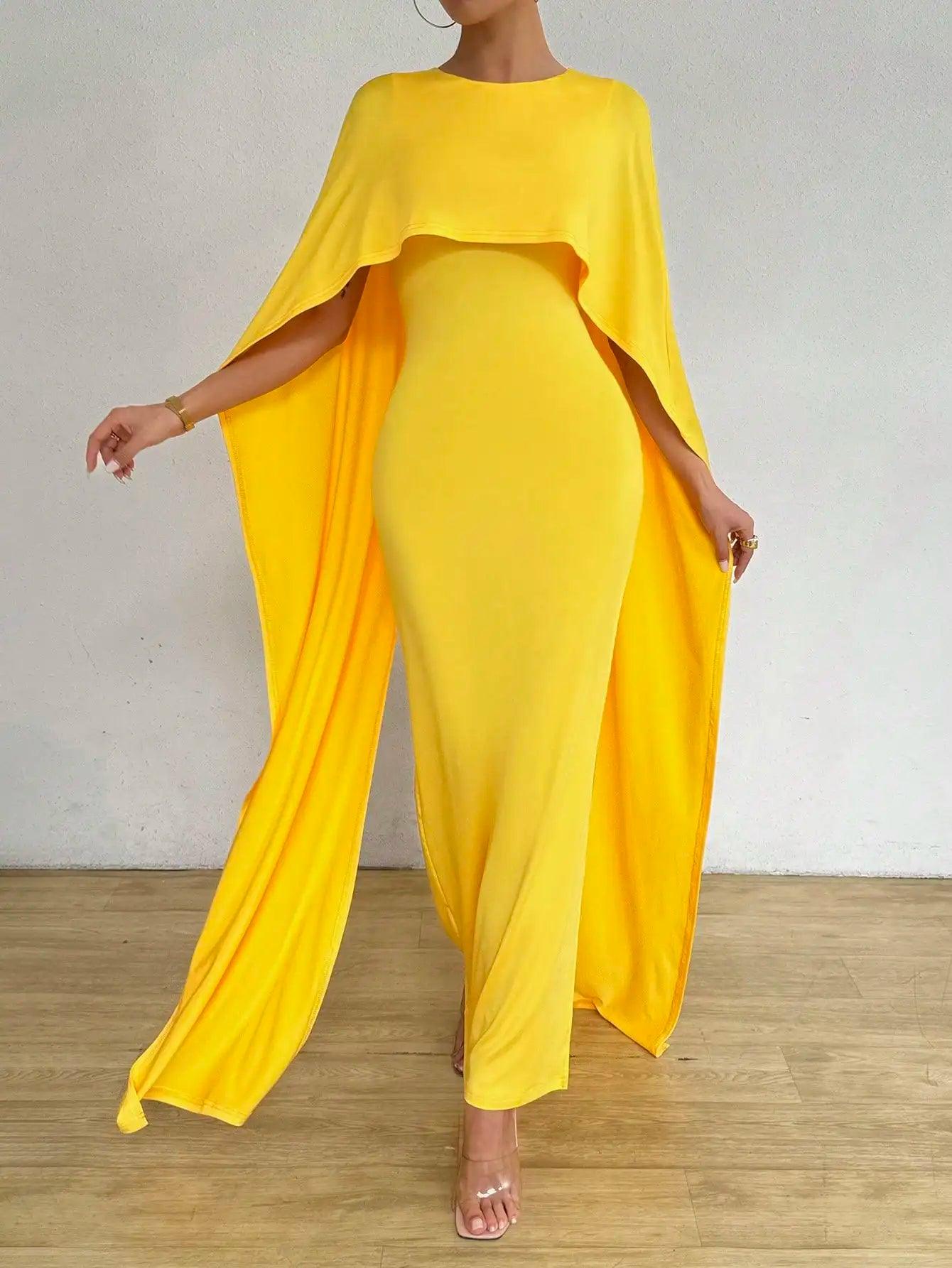 Vestido Longo Feminino Elegante com Capa Amarela