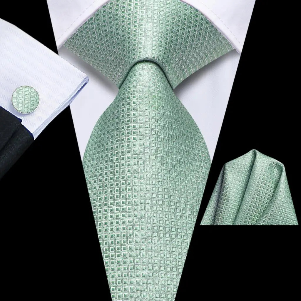 Gravata Masculina de Seda Verde Menta com Acessórios