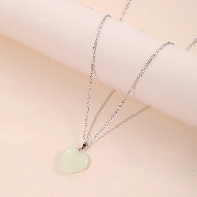 Colar Feminino Luminoso com Pingente Brilho Noturno