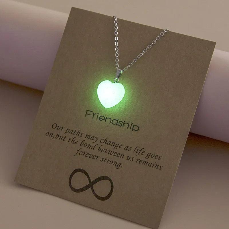 Colar Feminino Luminoso com Pingente Brilho Noturno