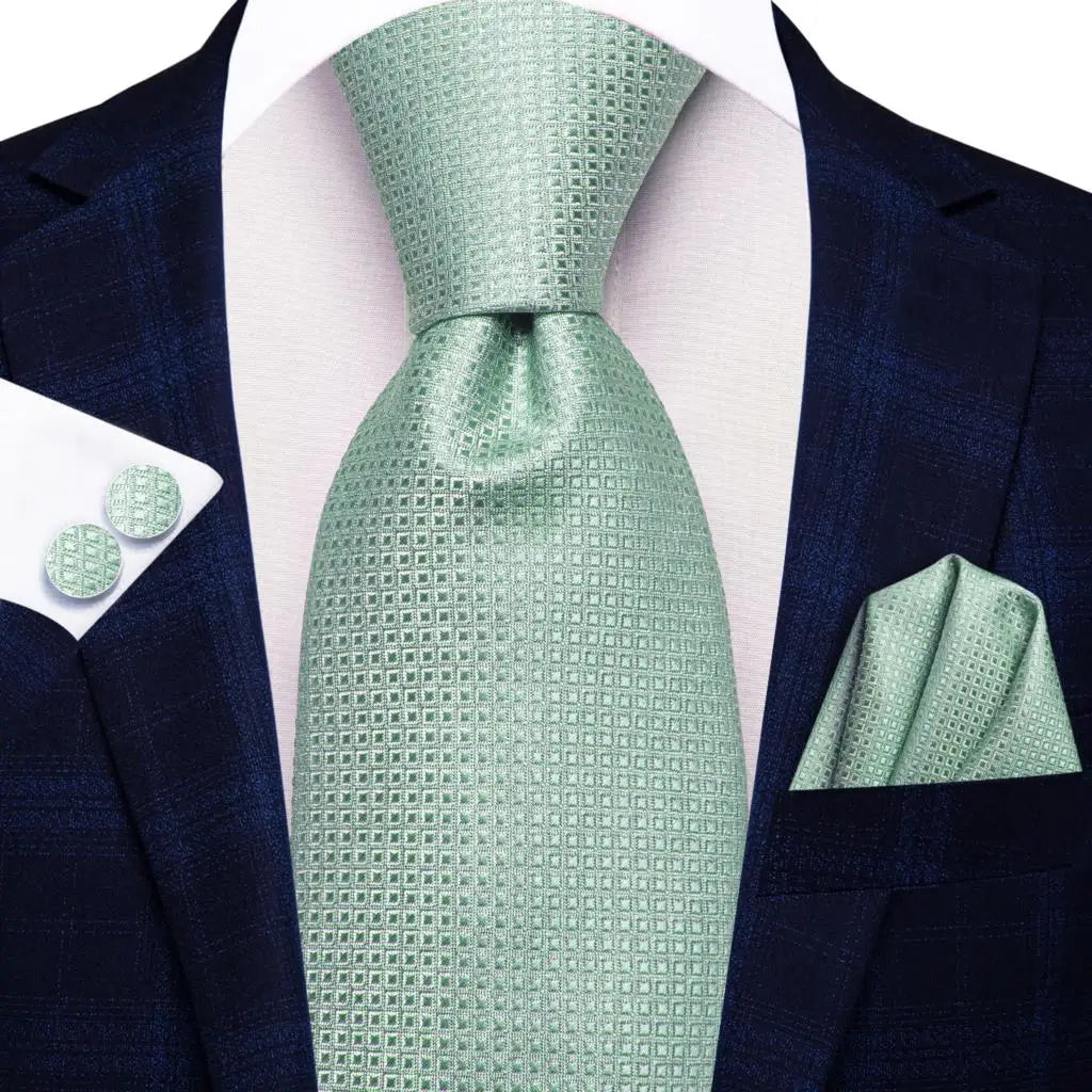 Gravata Masculina de Seda Verde Menta com Acessórios