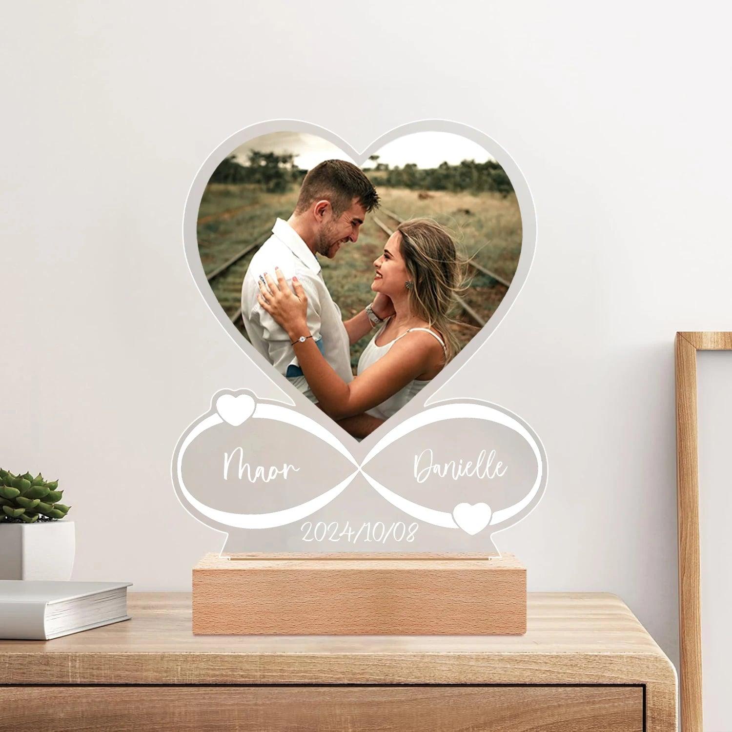 Moldura Personalizada de Foto com LED em Acrílico para Casais