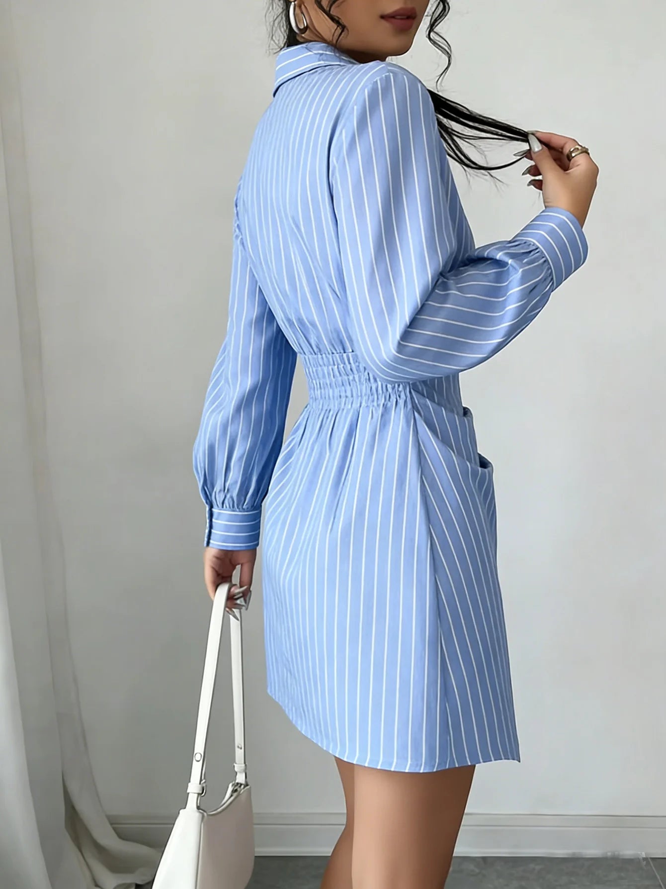 Vestido Feminino Listrado Envelope Franzido Decote V