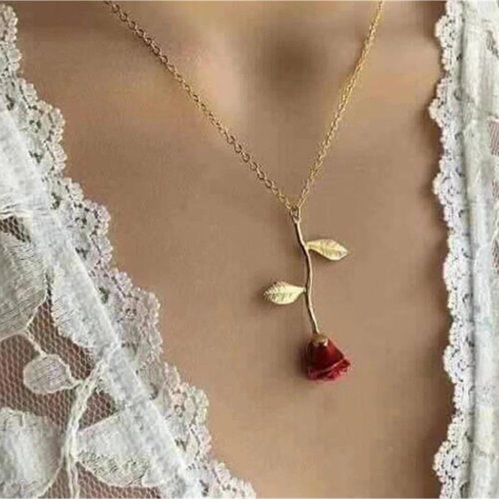 Colar Rosa 3D Feminino Inspirado em A Bela e a Fera