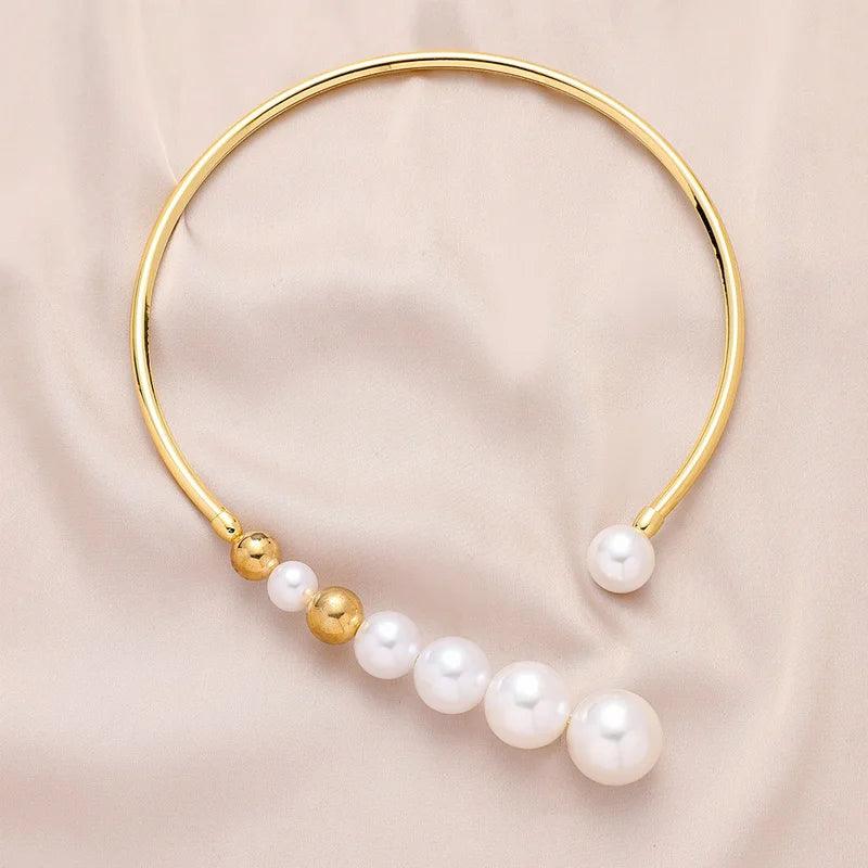 Colar Feminino de Pérolas Exageradas