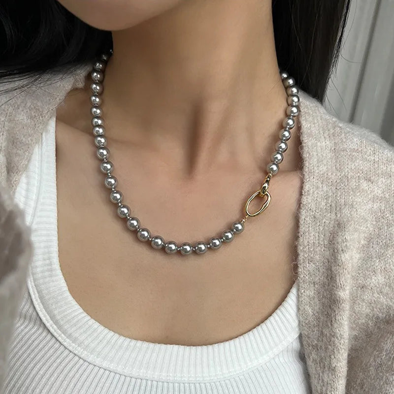 Colar Feminino de Pérolas Cinza